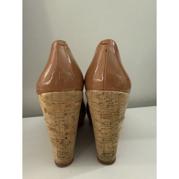 Vince Camuto Faran Wedge Pump Heel Patent Leather Cork Nude Tan Women's sz 8 - Picture 4 of 9